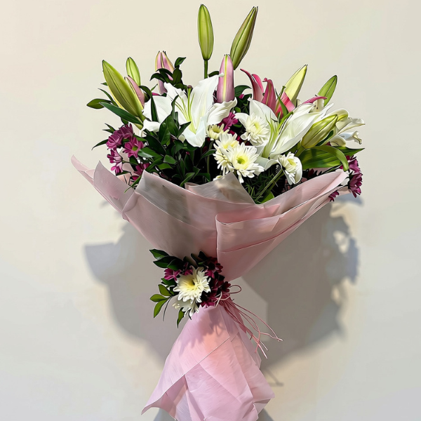 Royale Lily Bouquet